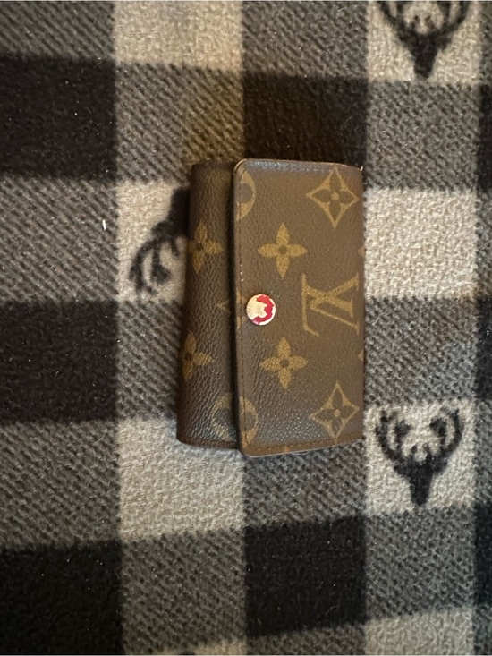 Louis Vuitton Accessories - Louis Vuitton Vintage Monogram Key Holder 🔑🤎